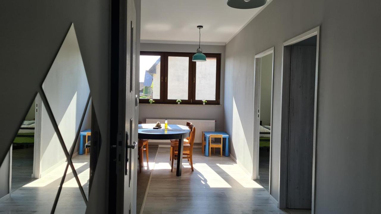 Urocze Apartamenty Na Wsi Goledzinow Eksteriør billede